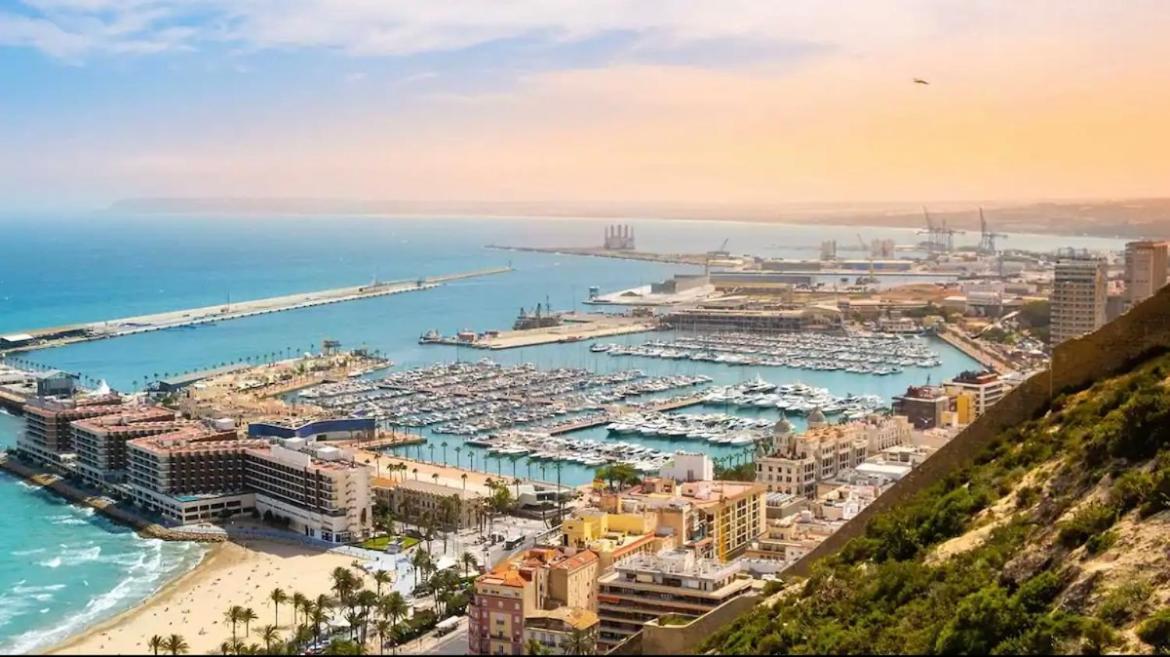 Apartamentos Breton 17 Suite Familiar Alicante Luaran gambar